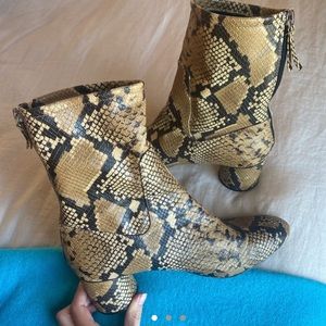 Cute Snakeskin boots!
